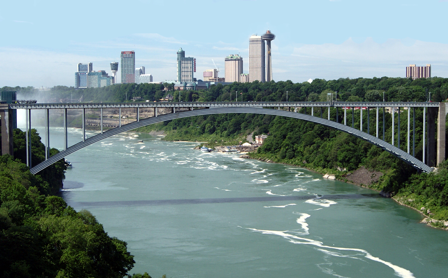 Rainbow_Bridge_Niagara_Falls2